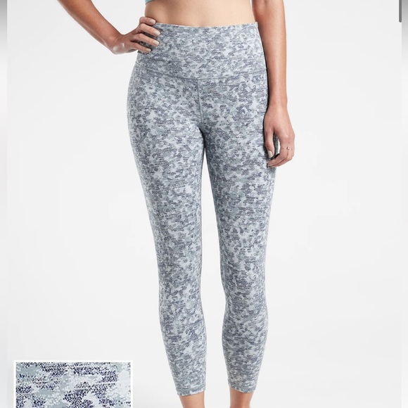 Worn once - ATHLETA Elation High-Rise 7/8 Textured Tight - Picture 9 of 10